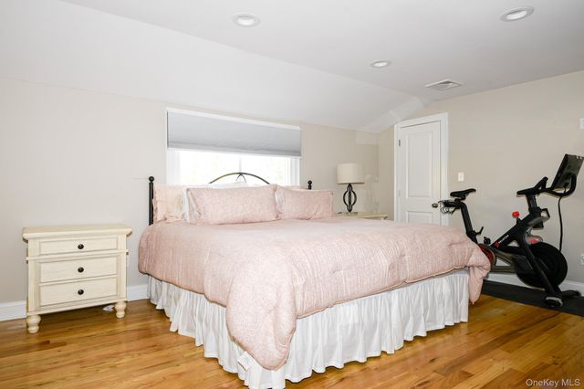 181 Friends Lane, Westbury, NY 11590