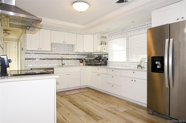 181 Friends Lane, Westbury, NY 11590