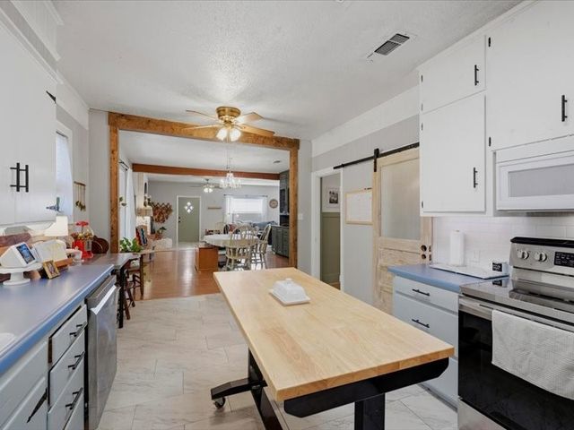 723 S Dixon Street, Gainesville, TX 76240