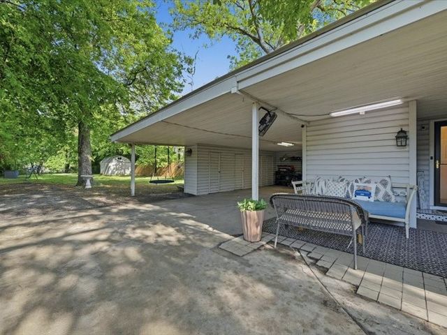 723 S Dixon Street, Gainesville, TX 76240