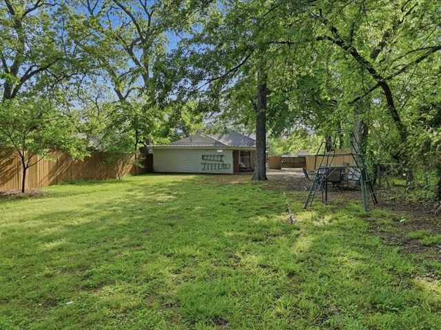 723 S Dixon Street, Gainesville, TX 76240
