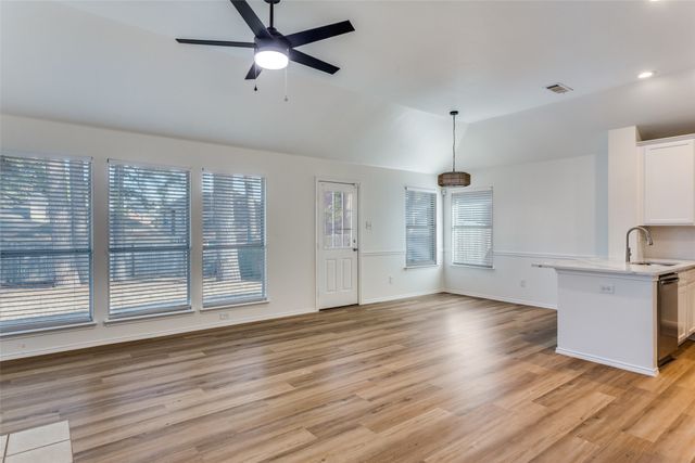 533 Lowery Oaks Trail, Fort Worth, TX 76120