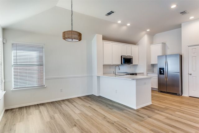 533 Lowery Oaks Trail, Fort Worth, TX 76120