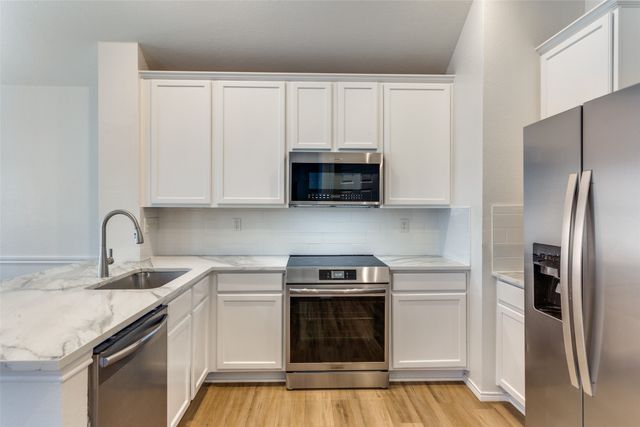 533 Lowery Oaks Trail, Fort Worth, TX 76120