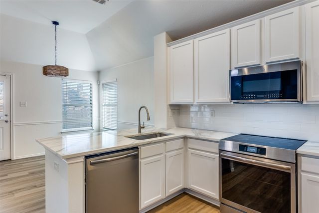 533 Lowery Oaks Trail, Fort Worth, TX 76120