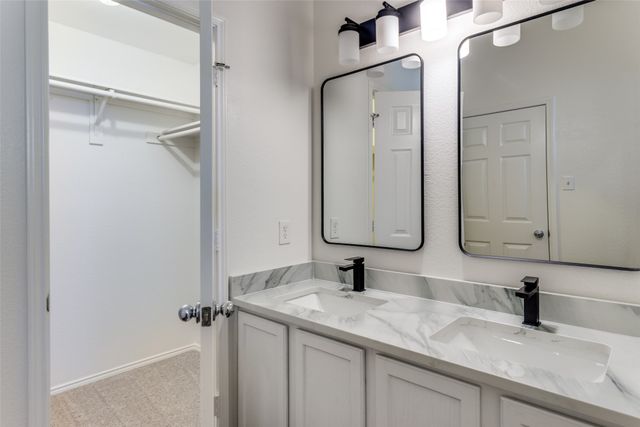 533 Lowery Oaks Trail, Fort Worth, TX 76120