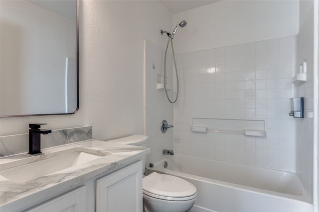 533 Lowery Oaks Trail, Fort Worth, TX 76120