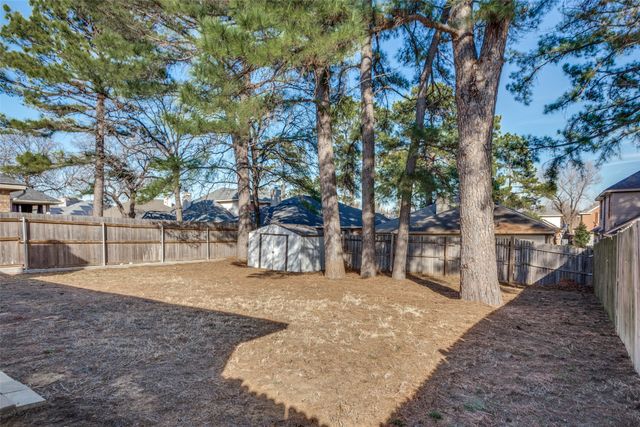 533 Lowery Oaks Trail, Fort Worth, TX 76120