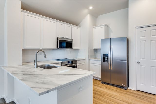 533 Lowery Oaks Trail, Fort Worth, TX 76120