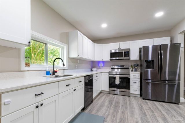 919 Blue Springs Dr, Pensacola, FL 32505