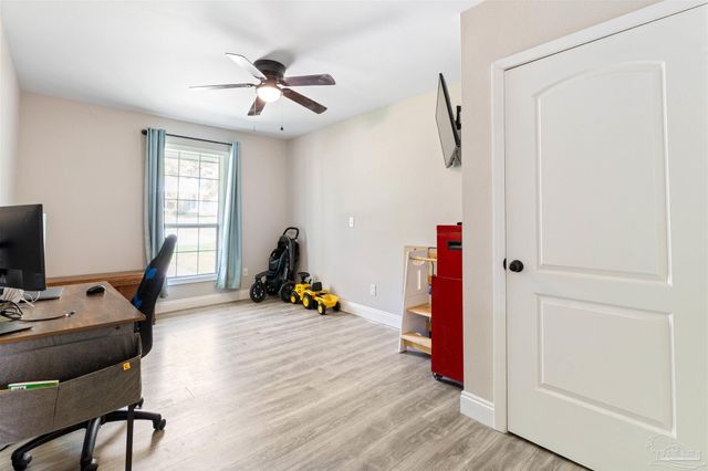 919 Blue Springs Dr, Pensacola, FL 32505