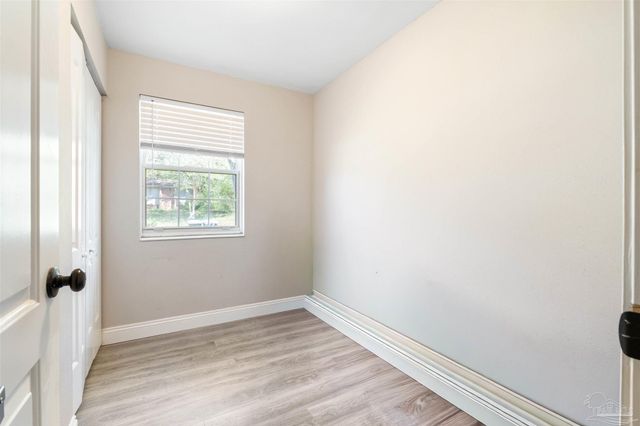 919 Blue Springs Dr, Pensacola, FL 32505