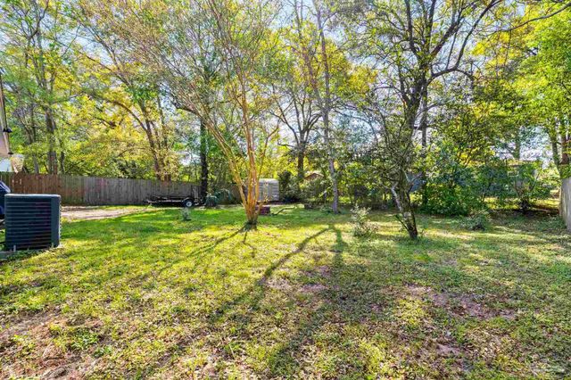 919 Blue Springs Dr, Pensacola, FL 32505