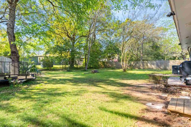 919 Blue Springs Dr, Pensacola, FL 32505