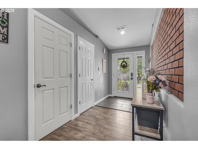 13802 Ne 33RD Cir, Vancouver, WA 98682