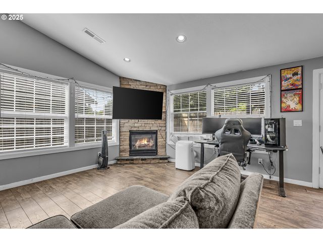 13802 Ne 33RD Cir, Vancouver, WA 98682