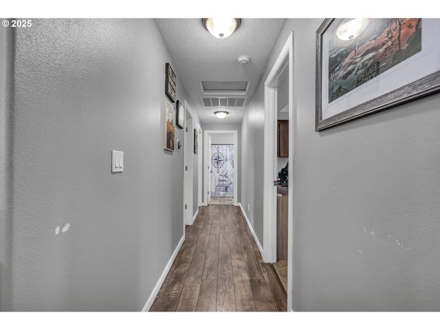 13802 Ne 33RD Cir, Vancouver, WA 98682