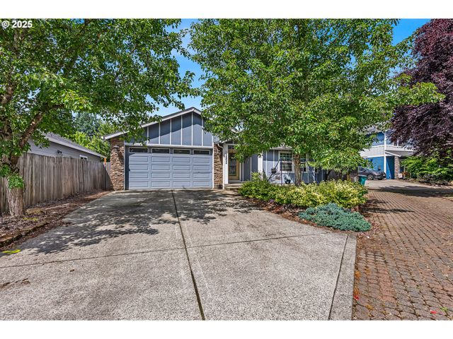 13802 Ne 33RD Cir, Vancouver, WA 98682