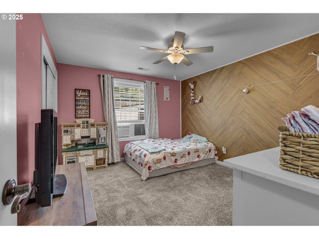 13802 Ne 33RD Cir, Vancouver, WA 98682