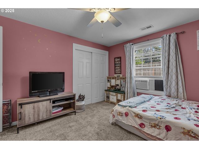 13802 Ne 33RD Cir, Vancouver, WA 98682
