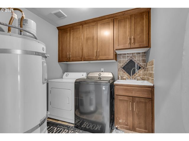 13802 Ne 33RD Cir, Vancouver, WA 98682