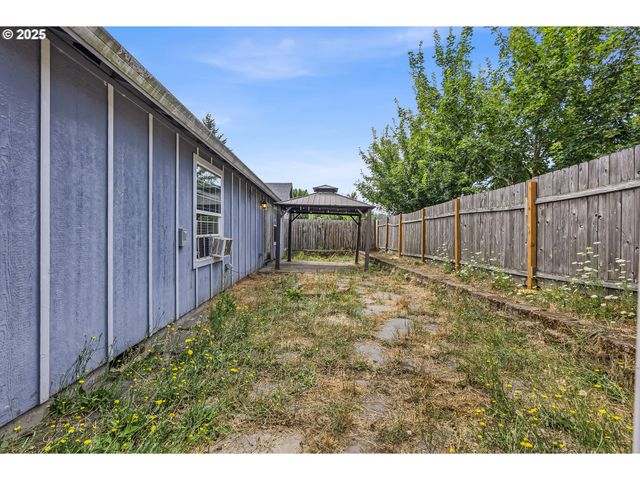 13802 Ne 33RD Cir, Vancouver, WA 98682