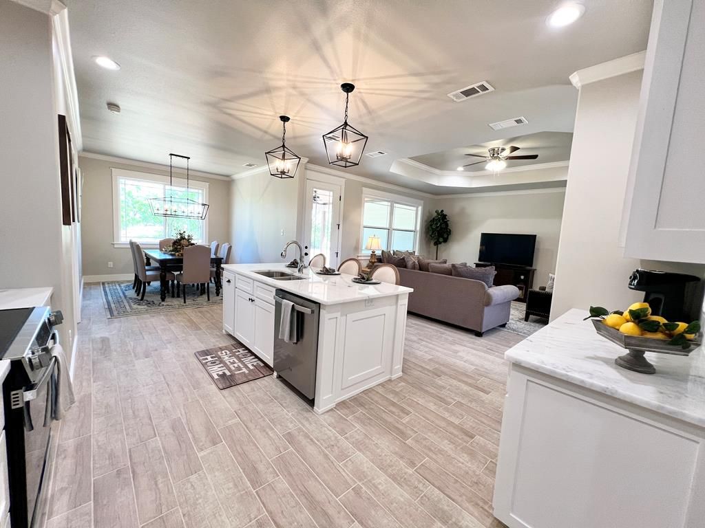 Image 11 of property listing at 1328 Stone Ledge Lane, San Angelo, TX 76904