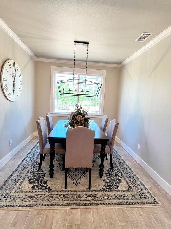 Image 13 of property listing at 1328 Stone Ledge Lane, San Angelo, TX 76904