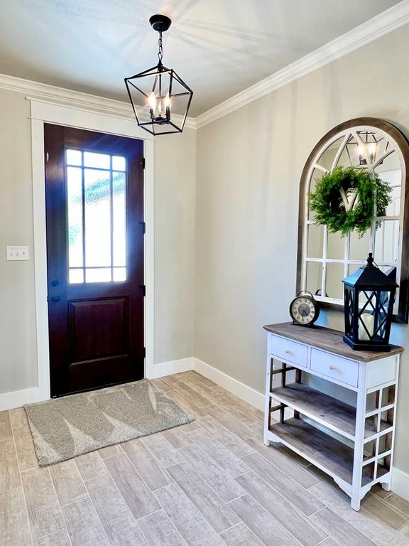 Image 3 of property listing at 1328 Stone Ledge Lane, San Angelo, TX 76904