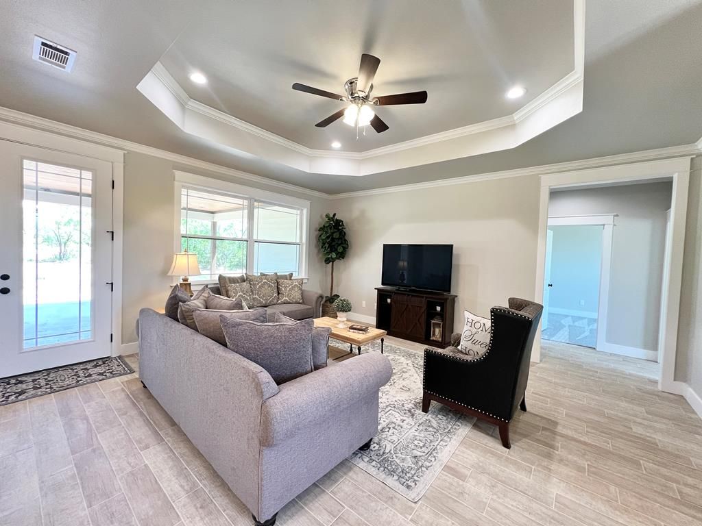 Image 5 of property listing at 1328 Stone Ledge Lane, San Angelo, TX 76904