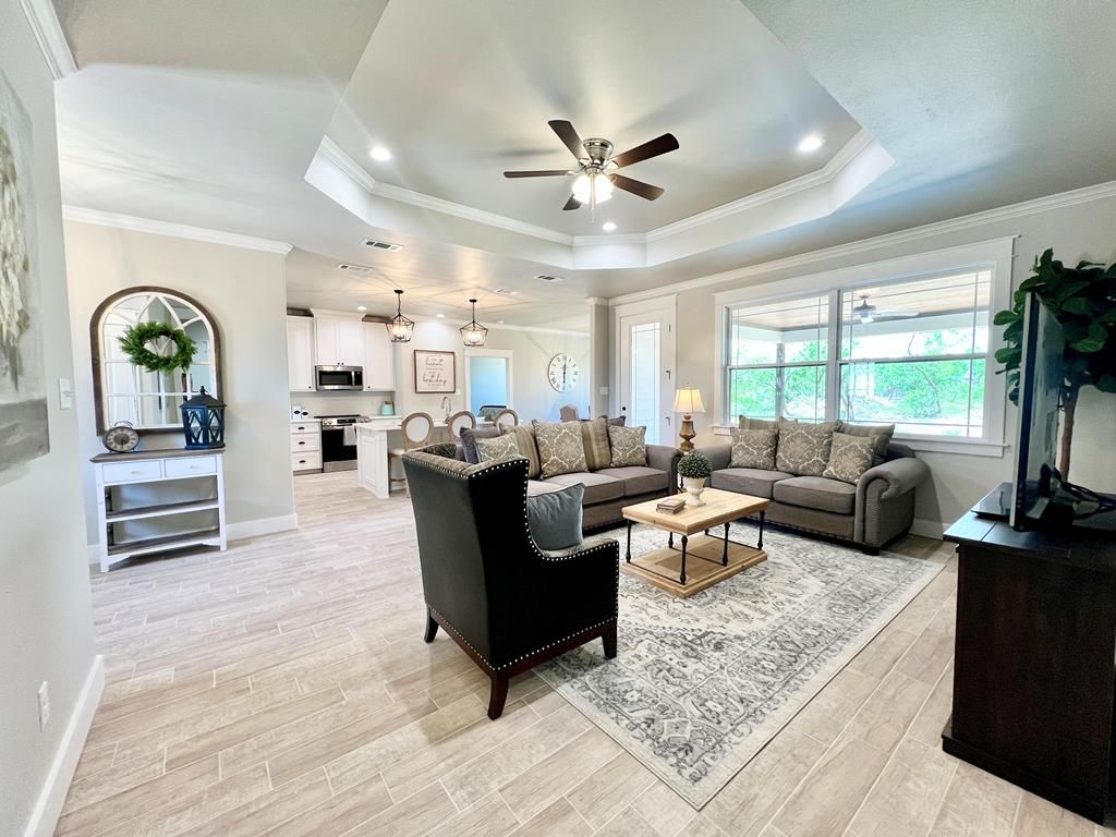Image 6 of property listing at 1328 Stone Ledge Lane, San Angelo, TX 76904