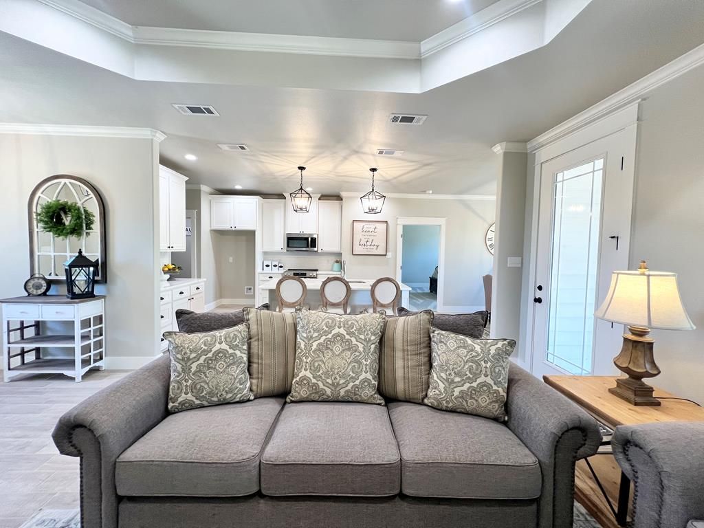 Image 7 of property listing at 1328 Stone Ledge Lane, San Angelo, TX 76904