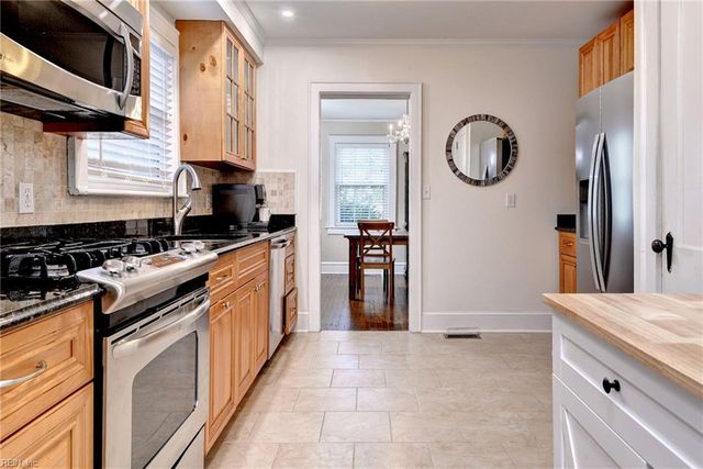 606 River RD, Newport News, VA 23601