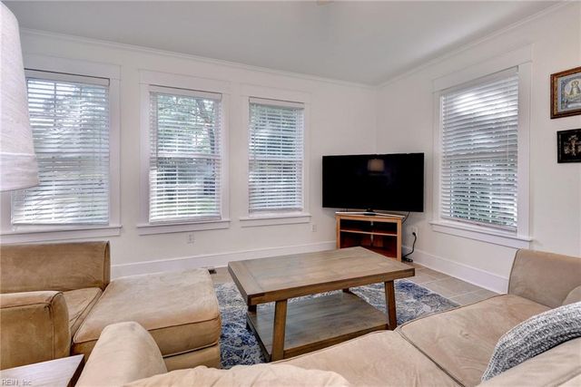 606 River RD, Newport News, VA 23601