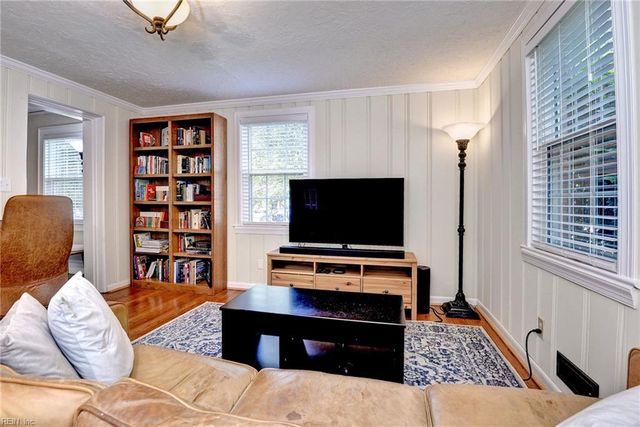 606 River RD, Newport News, VA 23601