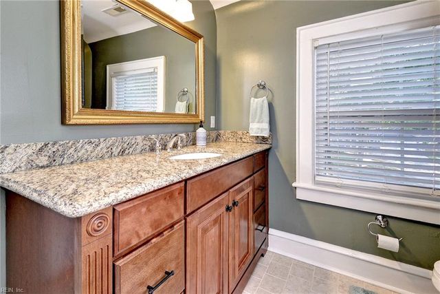606 River RD, Newport News, VA 23601