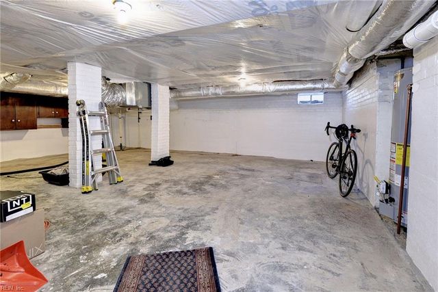606 River RD, Newport News, VA 23601