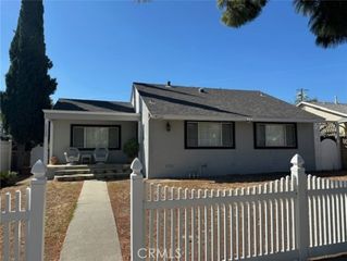 17268 San Fernando Mission Boulevard, Granada Hills (los Angeles), CA 91344