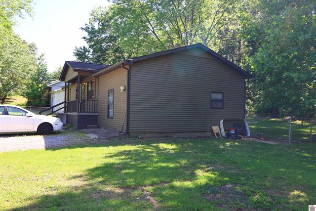 5701 Oakhaven Dr, Paducah, KY 42003