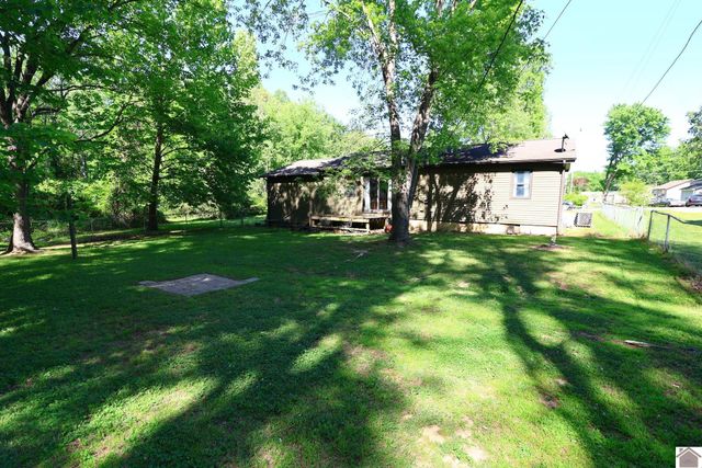 5701 Oakhaven Dr, Paducah, KY 42003