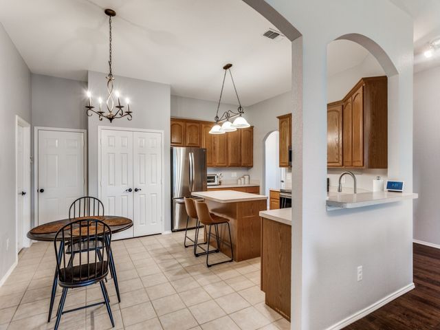 10505 Stonehill Drive, Benbrook, TX 76126