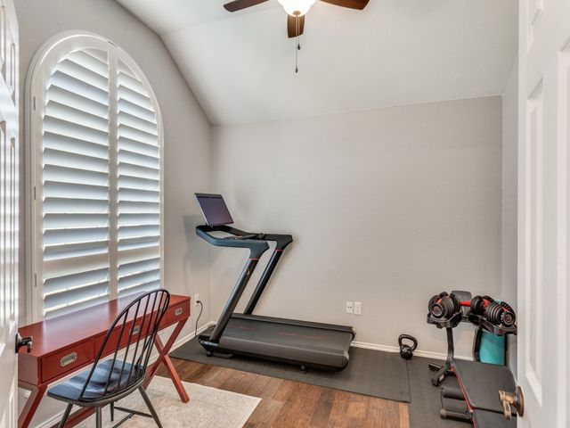 10505 Stonehill Drive, Benbrook, TX 76126