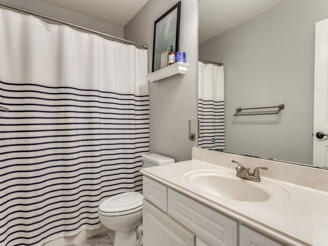 10505 Stonehill Drive, Benbrook, TX 76126