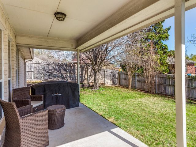 10505 Stonehill Drive, Benbrook, TX 76126