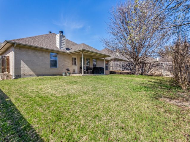 10505 Stonehill Drive, Benbrook, TX 76126