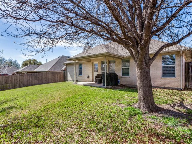 10505 Stonehill Drive, Benbrook, TX 76126
