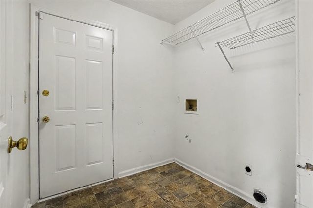 1975 Wynhurst Crossing, Stone Mountain, GA 30088