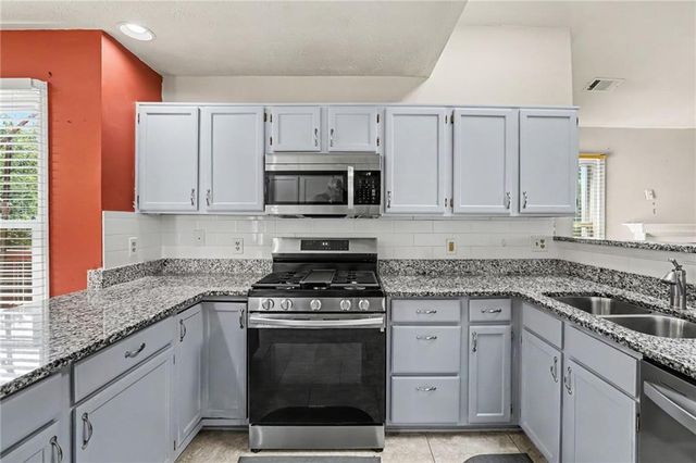 1975 Wynhurst Crossing, Stone Mountain, GA 30088