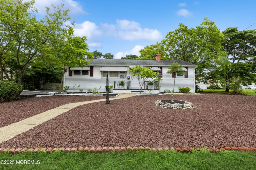 19 Ashwood Drive, Brick, NJ 08723