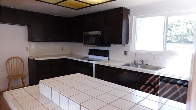 2257 E Olive, Merced, CA 95340